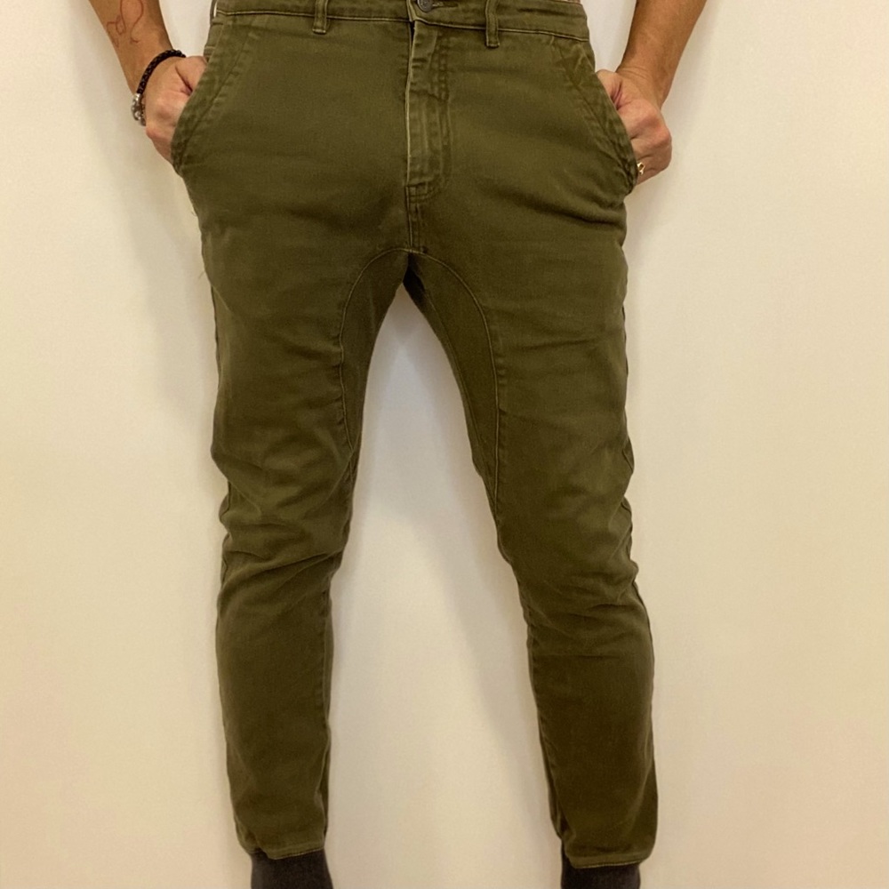 Men’s jogger style pants